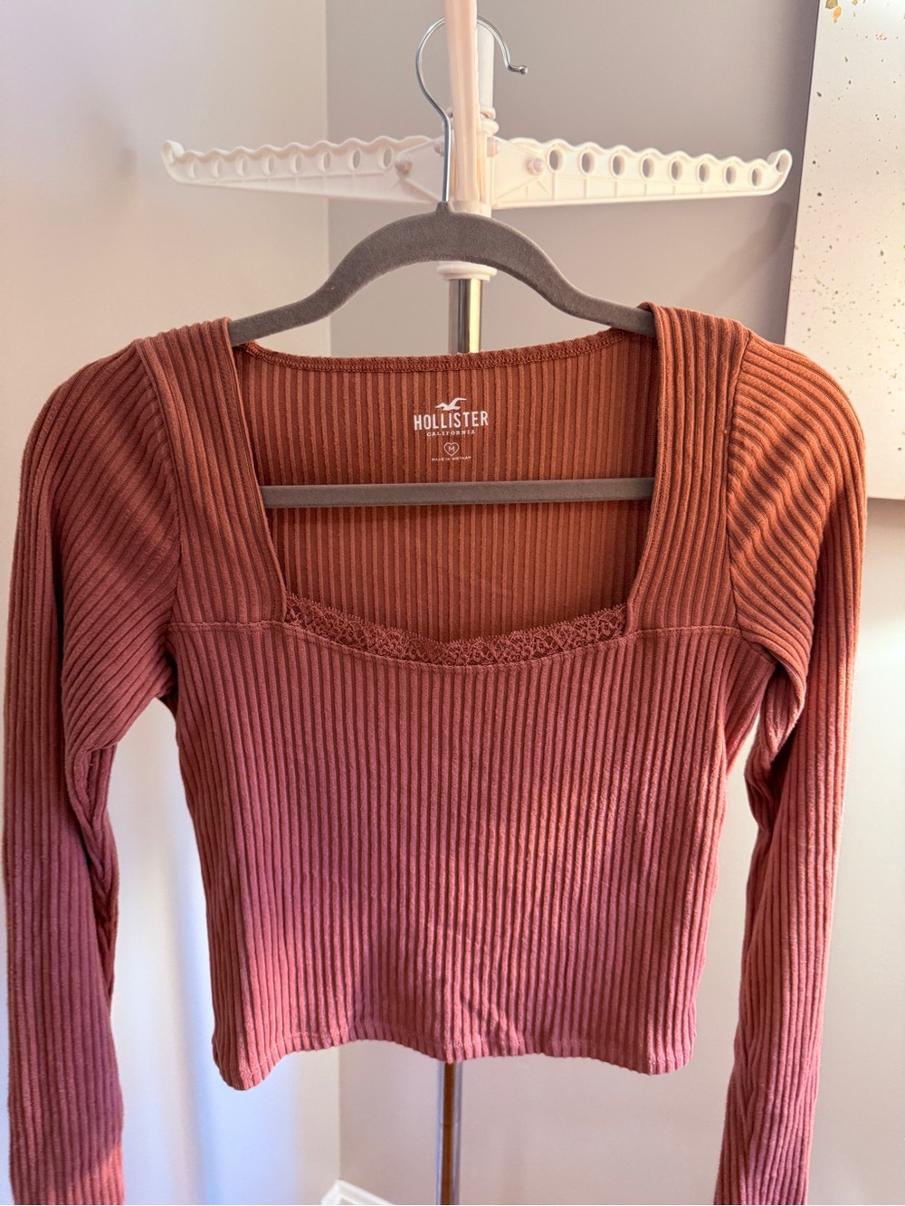 Hollister Ribbed Lace-Trim Square Neck Long Sleeve Top in Rusty Rose